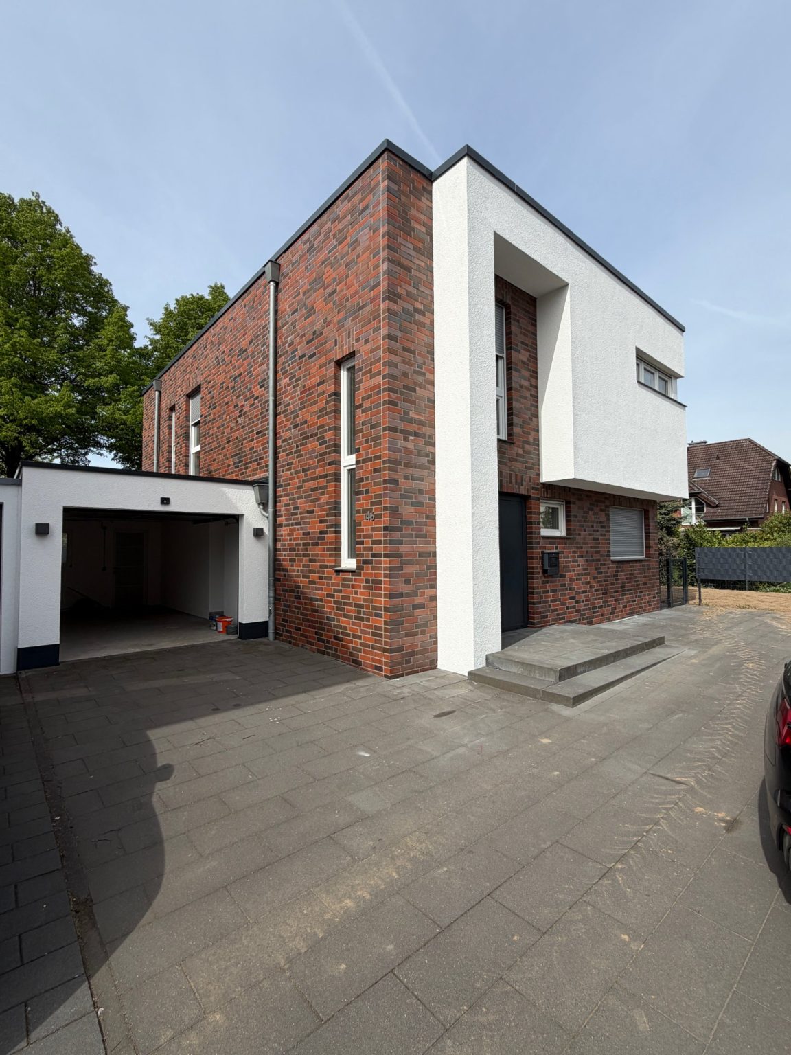 Modernes Einfamilienhaus mit Klinkerfassade in Meerbusch